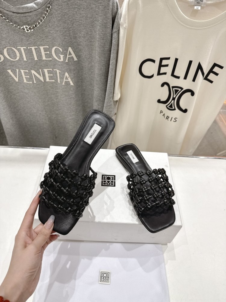 Шльопанці жіночі фото 4