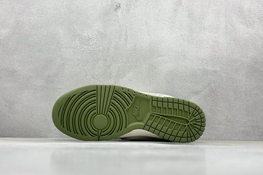 Кроссовки Nike SB Dunk Low фото 4