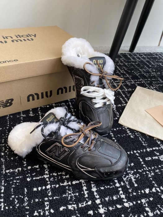 Sneakers мюли on fur women's Miu Miu x New Balance 530