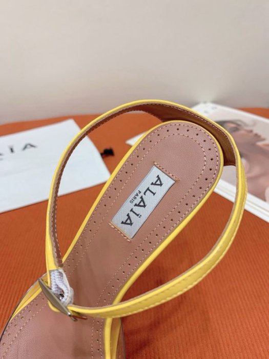 Босоножки фото 3