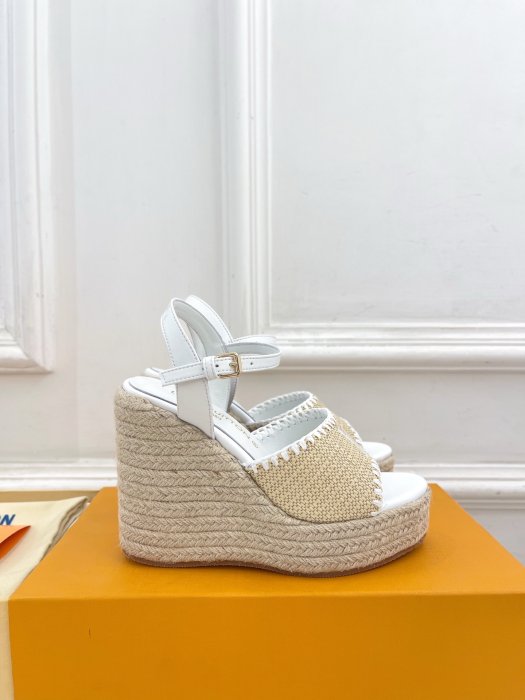 Босоножки фото 2