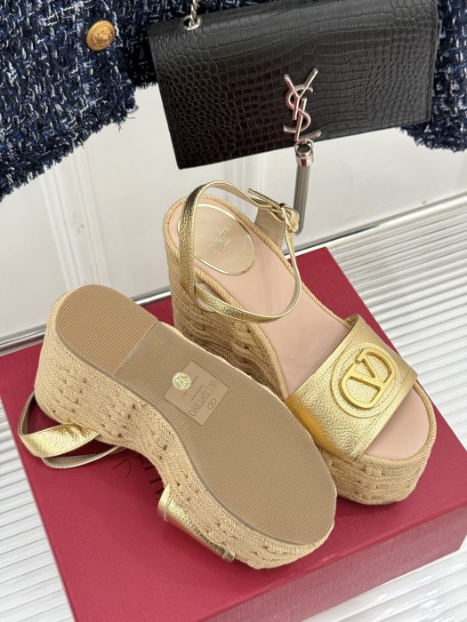 Босоножки фото 9