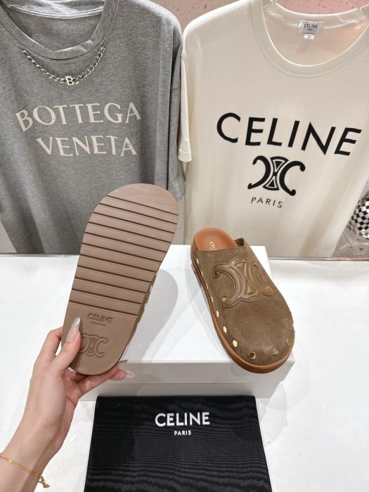 Шлепанцы женские фото 9