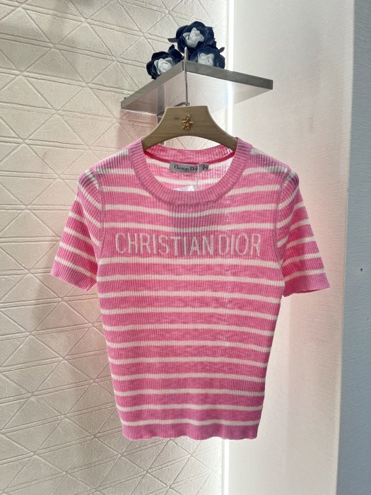 Футболка женская