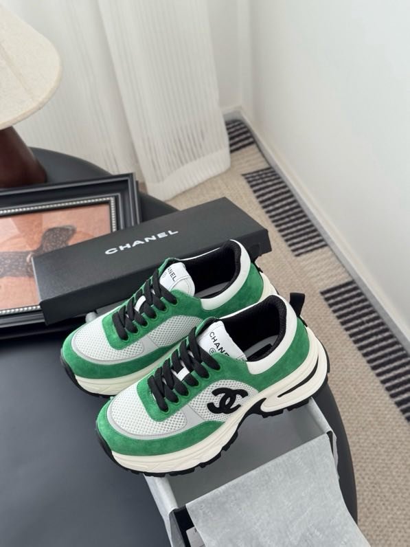 Кроссовки женские фото 3