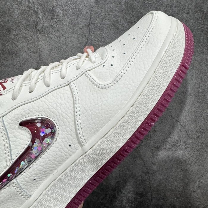 Кроссовки Air Force 1 07 Low Valentines Day фото 6