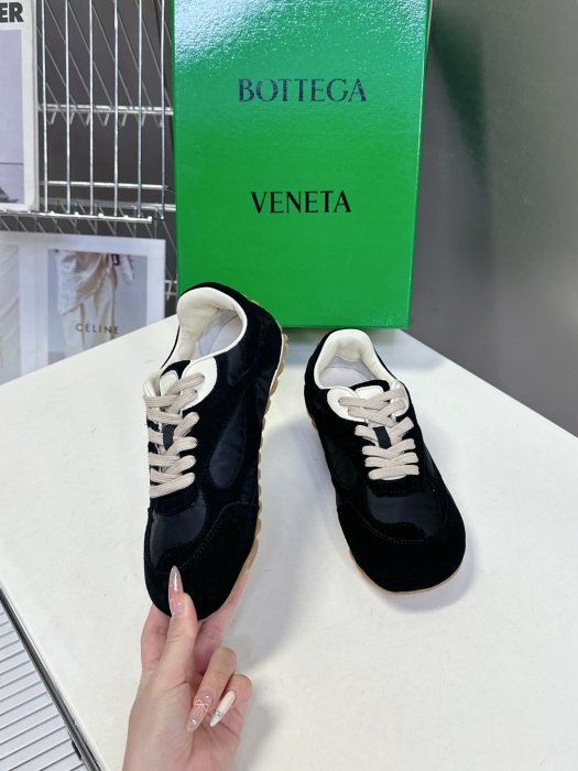 Кросівки жіночі фото 4