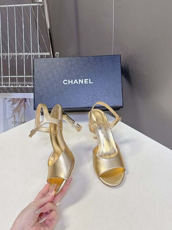 Босоножки фото 7