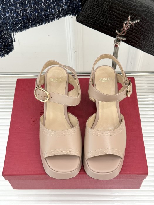 Босоножки фото 4