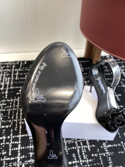 Босоножки фото 9