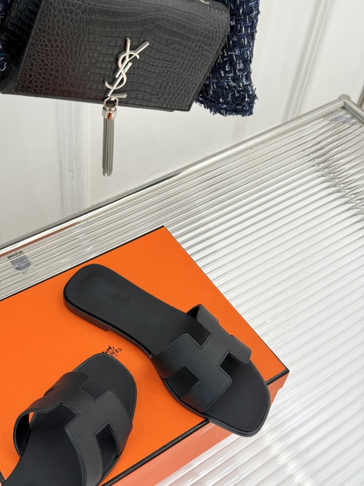 Шлепанцы женские фото 5