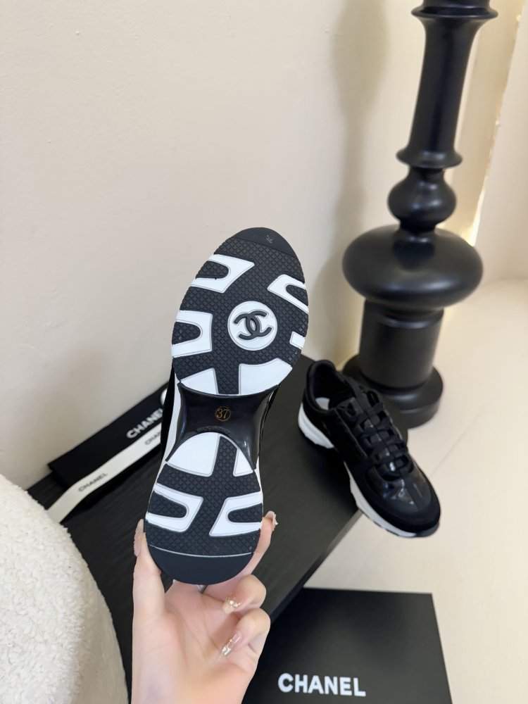 Кроссовки женские фото 6