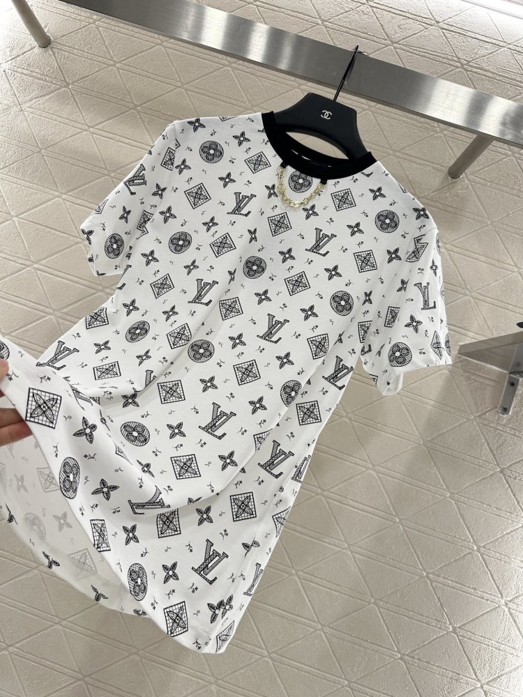 Футболка жіноча фото 6