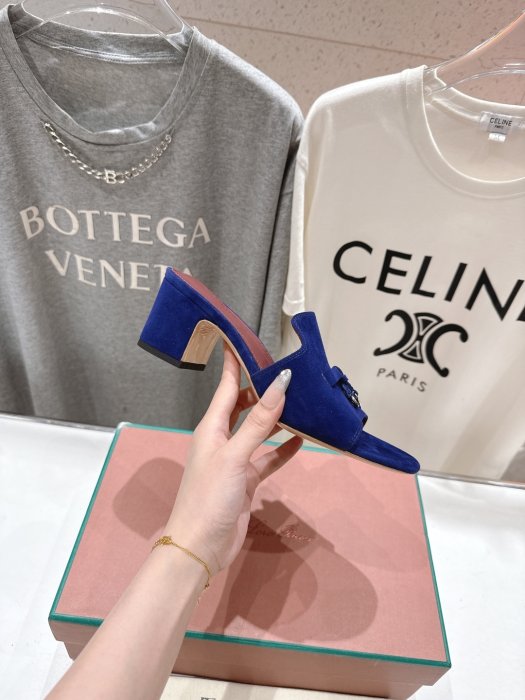 Босоножки фото 5