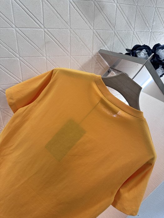 T-shirt women's фото 4