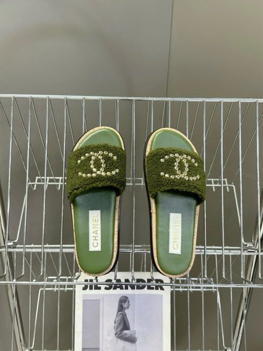 Шлепанцы женские