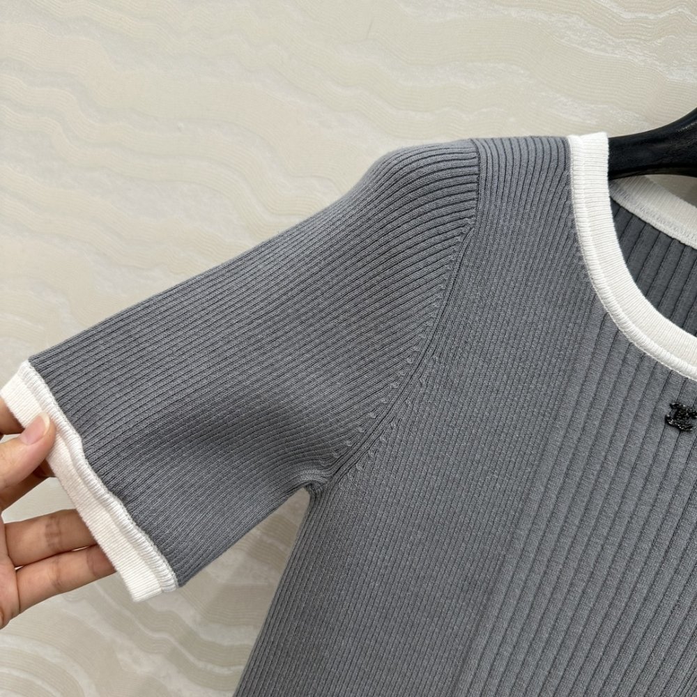 T-shirt women's фото 5