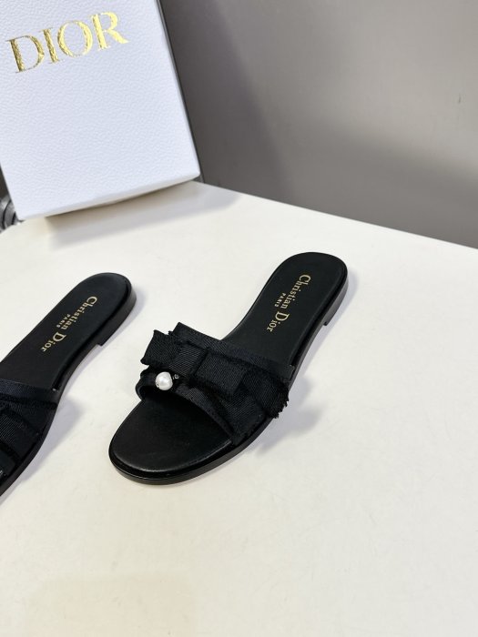 Шльопанці жіночі фото 3