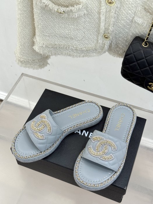 Шлепанцы женские фото 2