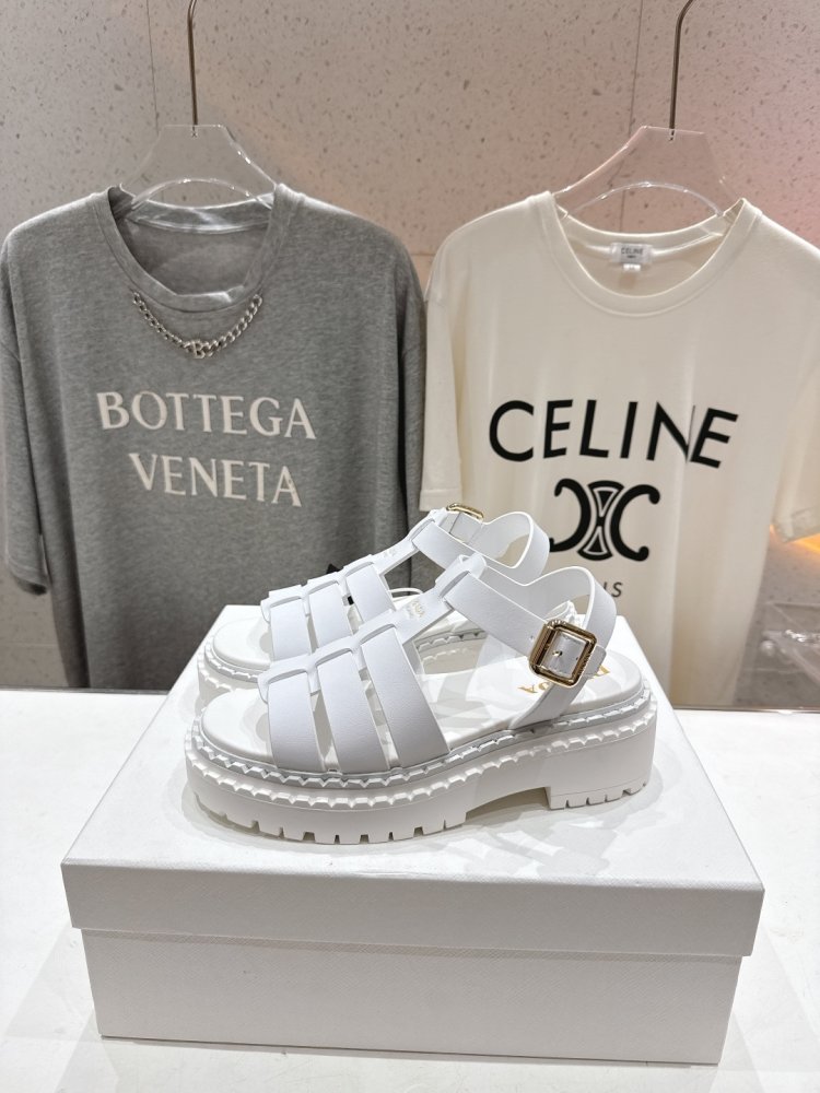 Сандалі жіночі фото 5