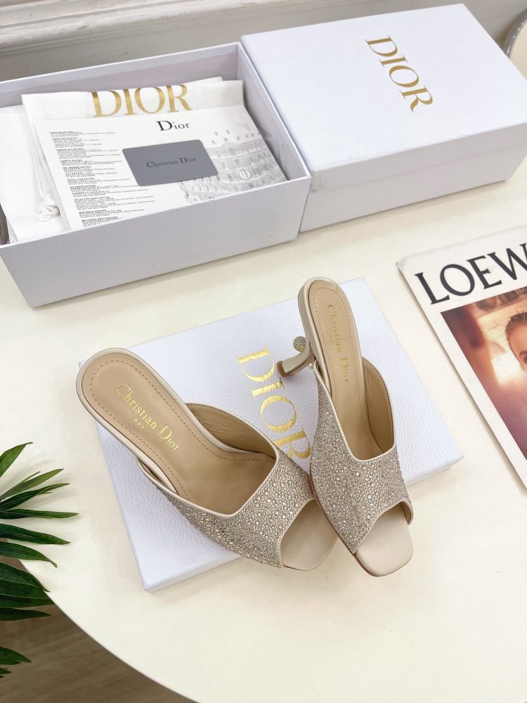 Босоножки фото 4