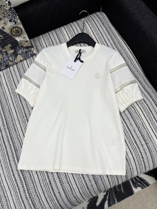 T-shirt women's