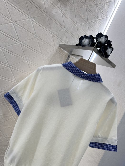 T-shirt women's фото 4