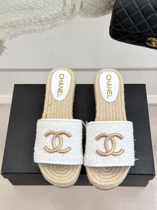 Шлепанцы женские фото 4