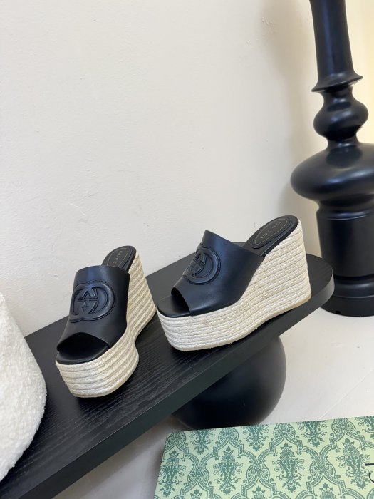 Босоножки фото 3