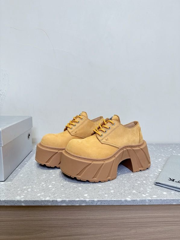 Boots women's фото 2