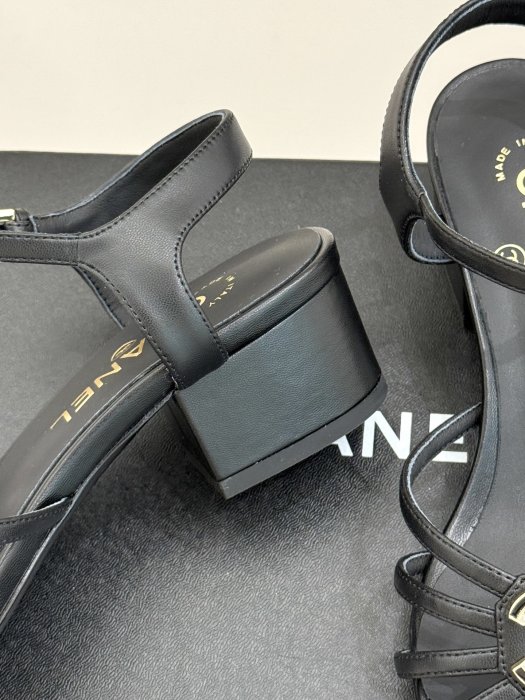 Босоножки фото 6