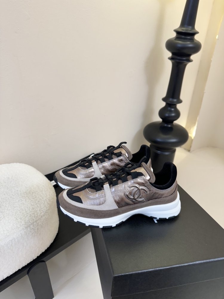 Кроссовки женские фото 5