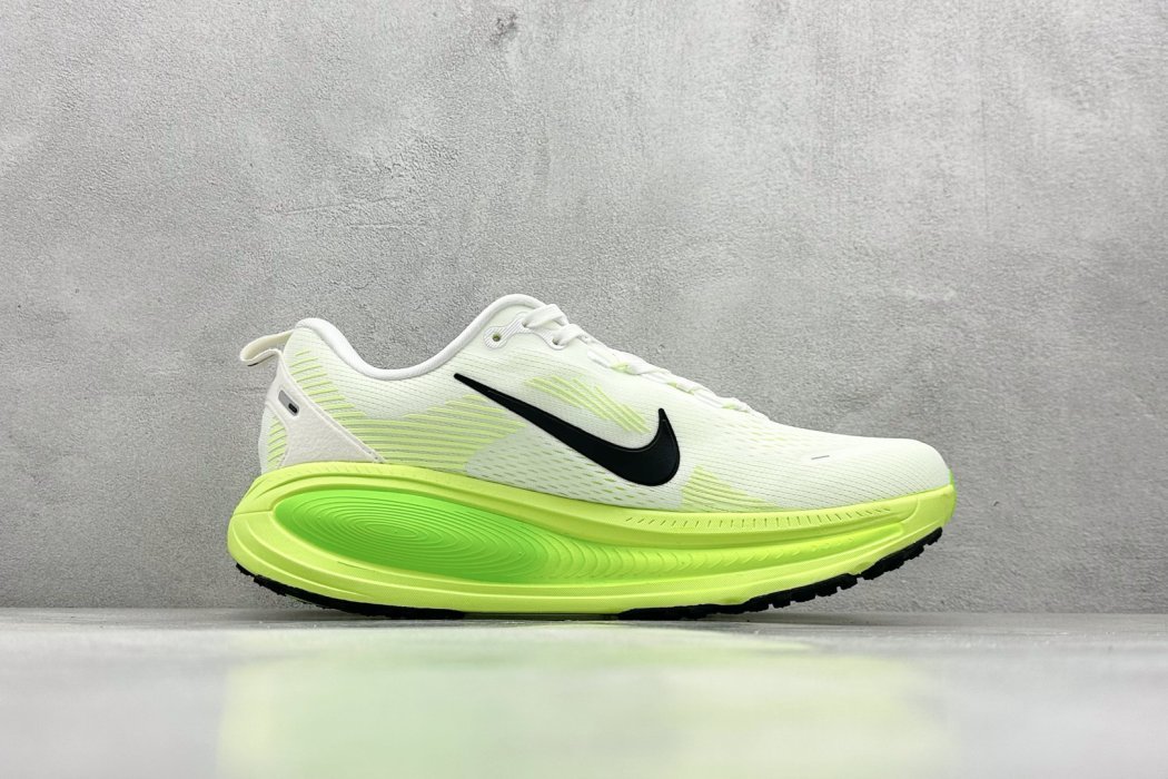 Кроссовки Nike Air Zoom Vomero 18 - размер 44