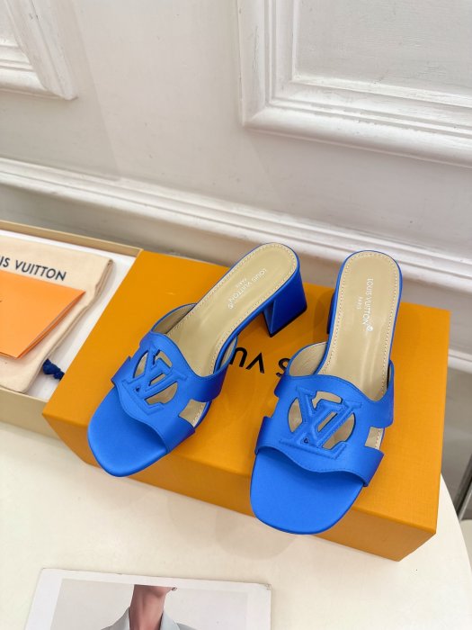 Босоножки фото 5