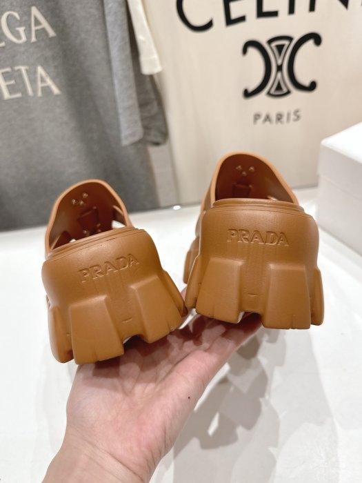 Шлепанцы фото 8