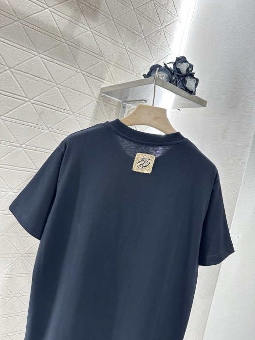 T-shirt women's фото 4