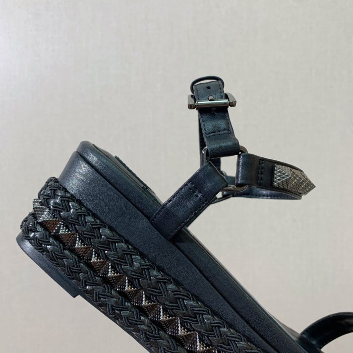 Босоножки фото 9