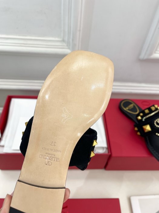 Шльопанці жіночі фото 9