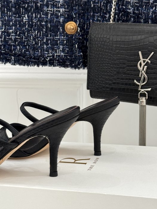 Босоножки фото 6