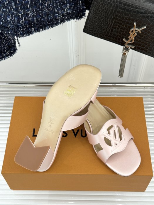 Босоножки фото 9