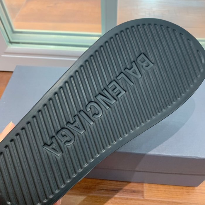 Шлепанцы фото 8