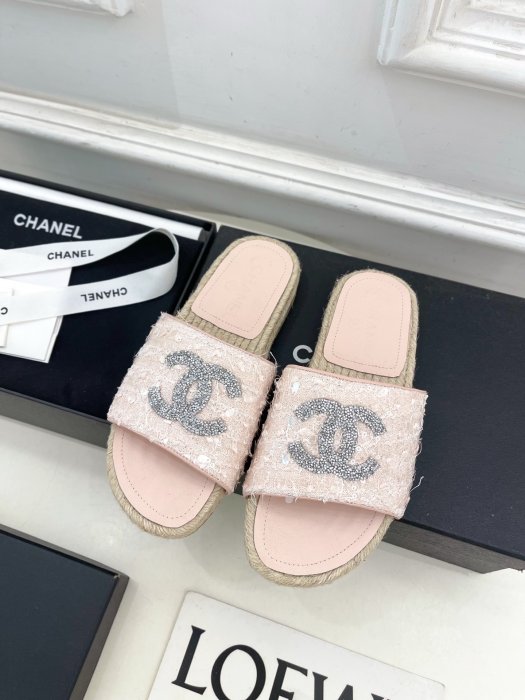 Шлепанцы женские фото 4