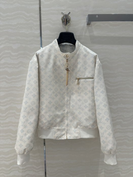 Куртка жіноча