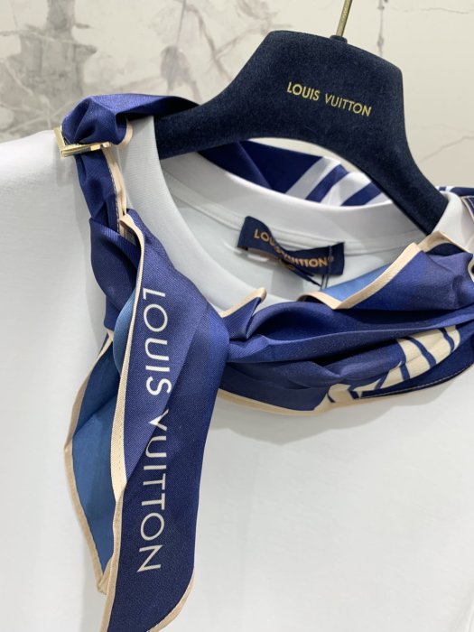 Футболка женская фото 3