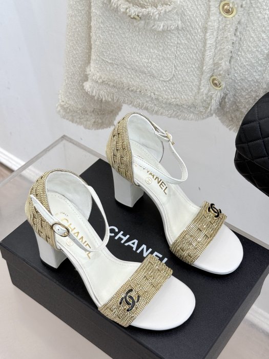 Босоножки фото 3