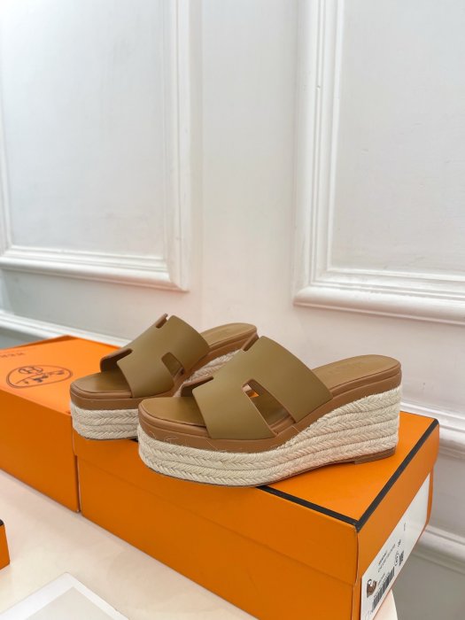 Босоножки фото 3