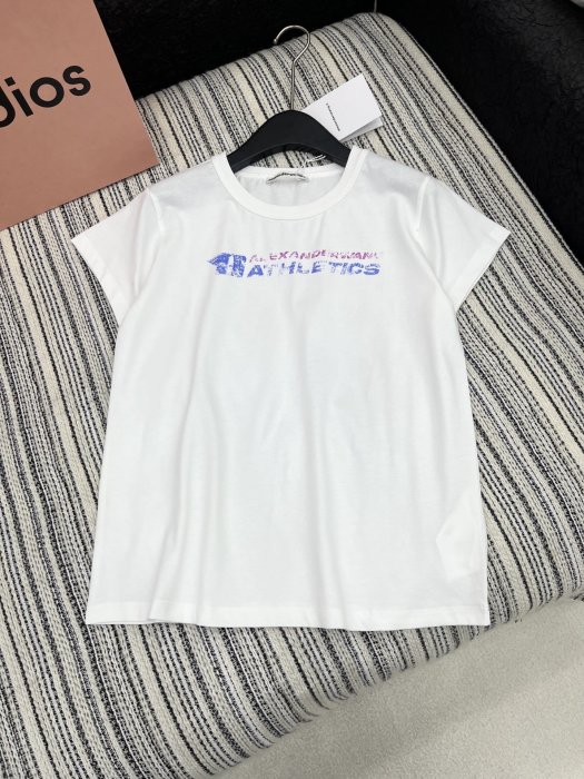 T-shirt women's