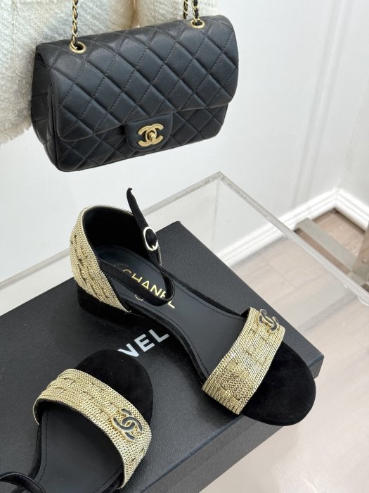 Босоножки фото 5