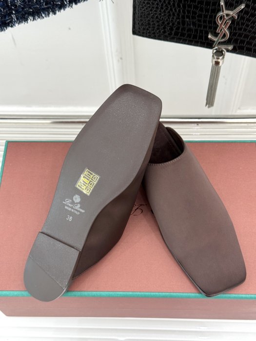 Шлепанцы фото 9