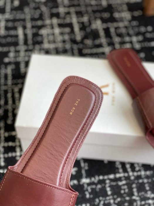 Шлепанцы фото 9